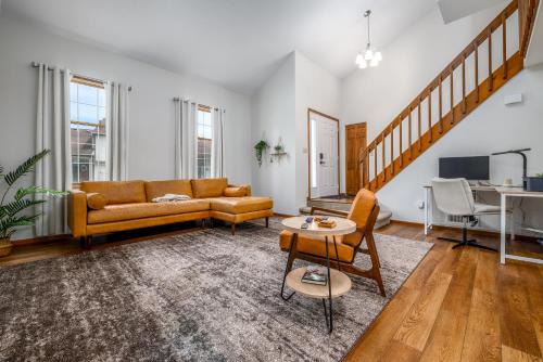 Fort Wayne House | Family Friendly and quite 2 bedroom Condo Close to Fun