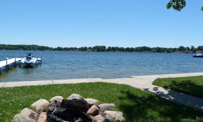 Fremont Cottage | Family-friendly Comfortable Lakefront Cottage on beautiful Lake George