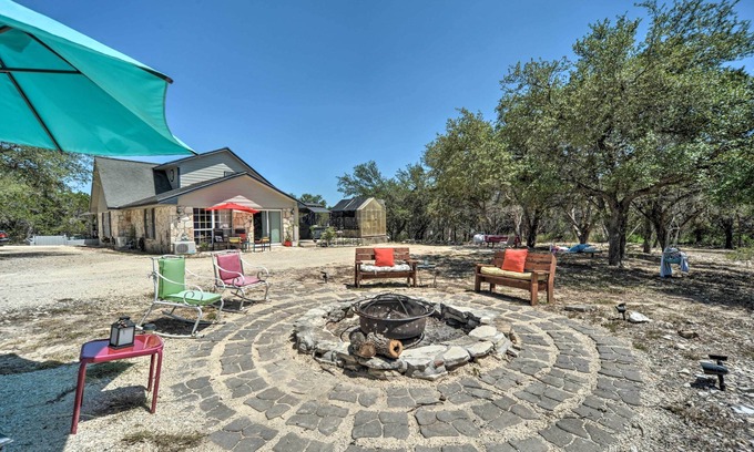New Braunfels Apartment | Family Friendly Hill Country Home: 13 Mi to Lake!