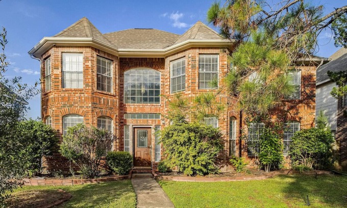 Clodine House | Family friendly home in SW