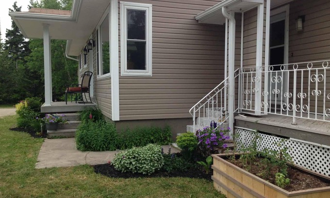 Petite-Riviere-de-l'Ile House | Family Friendly House on Pokemouche River