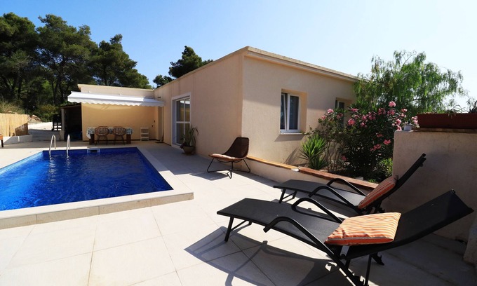 Rukavac House | Family friendly house with a swimming pool Rukavac, Vis (K-24700)