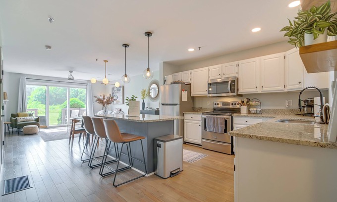 North Conway Apartment | Family-friendly North Conway Home Near Skiing!