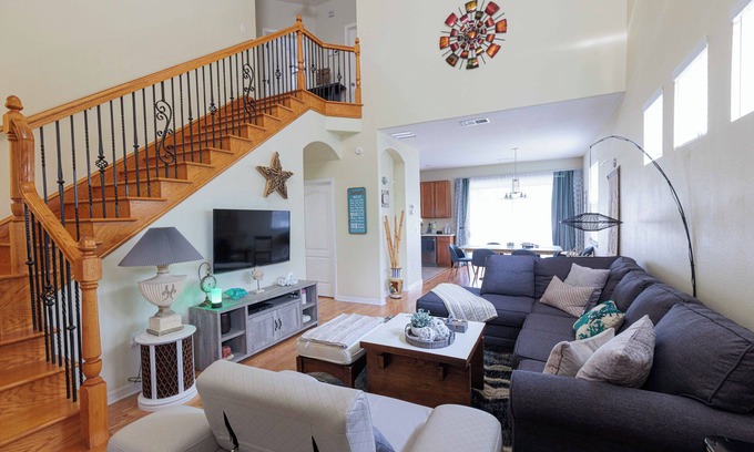 Fruitville House | Family friendly only 20 minutes driving distance to the sugar white sand beaches