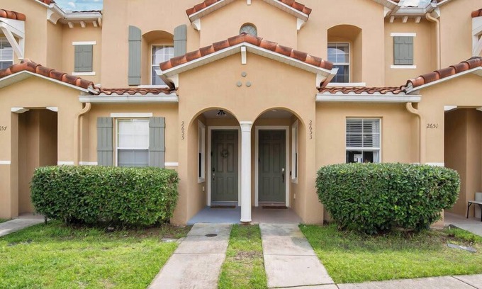 Crestwynd Bay House | Family Friendly Townhome Near Attractions