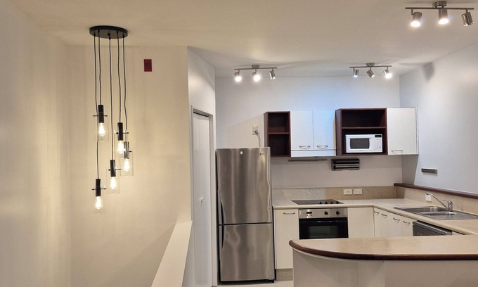 Wellington Apartment | Family friendly two bedroom apartment with secure free carparking. Pool &Gym too