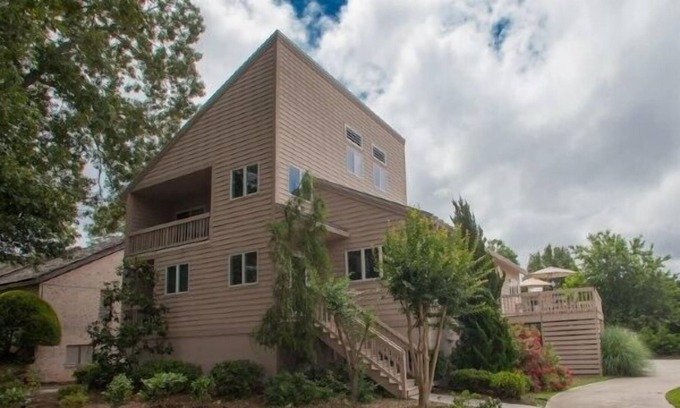 Croatan Beach House | Family-Friendly Sail Away Home with Billiard and Built-in Spa on the Deck by RedAwning