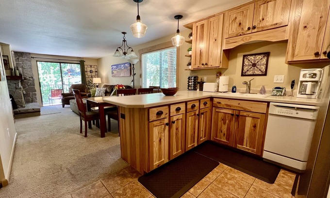 Winter Park Condo | Family friendly Winter Park Condo on free bus route. Perfect for ski vacation!