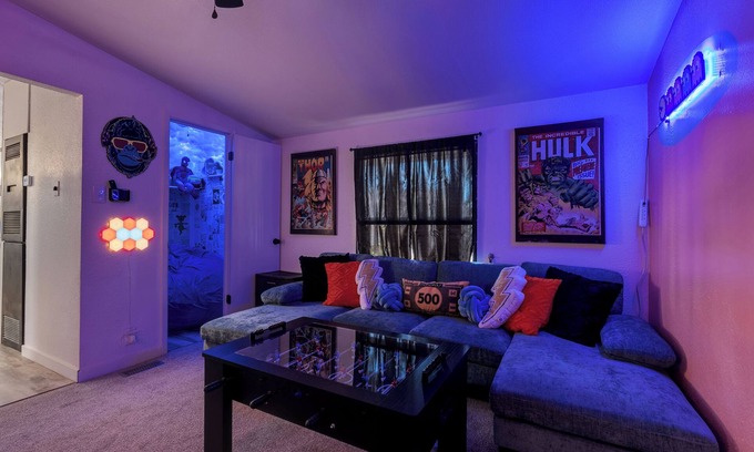 El Paso House | Family Fun! 6 miles to Sunland Park Race Track!