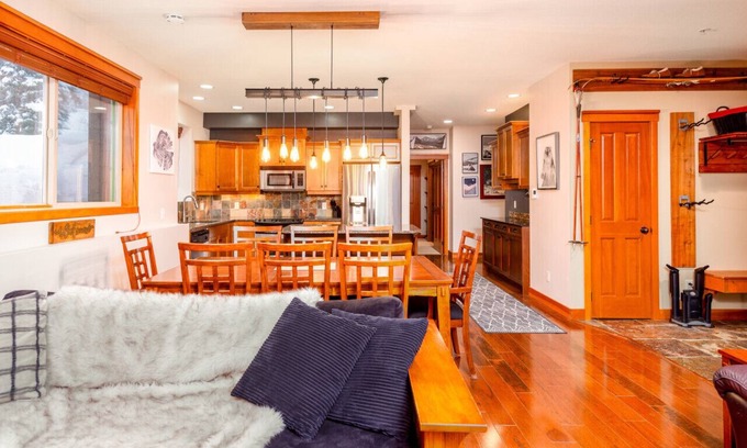 Big White Ski Resort Apartment | Family haven; stylish 2 bedroom retreat!
