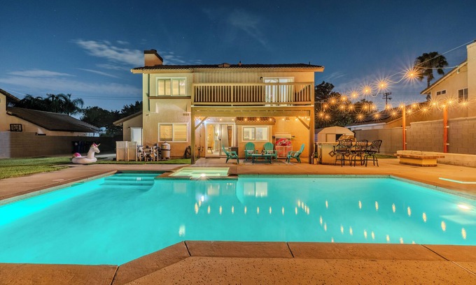 Patton House | FAMILY HEATED POOL HOME/4BR/KING BED Suite/Arcade Games/Billiard Table/Slp12