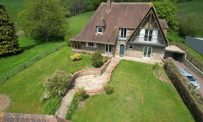 Landisacq House | Family home