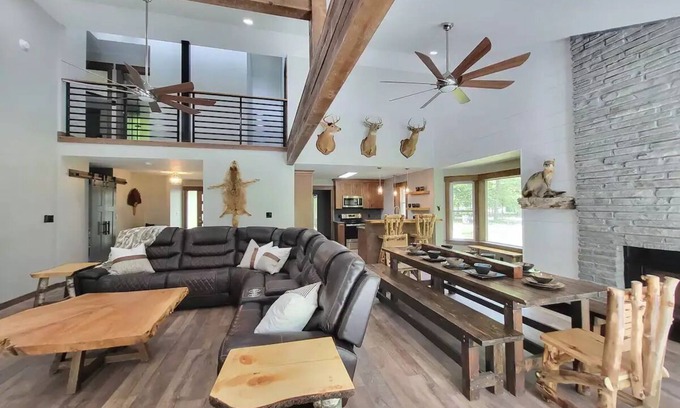 Queensbury House | Family Home Nr Lake George+Ski Mtn w/Indoor HotTub
