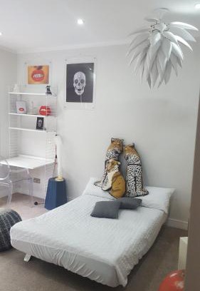 Woodside Bed & Breakfast | Family home with easy commute to London!