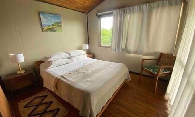 Hanga Roa House | Family house in a residential area