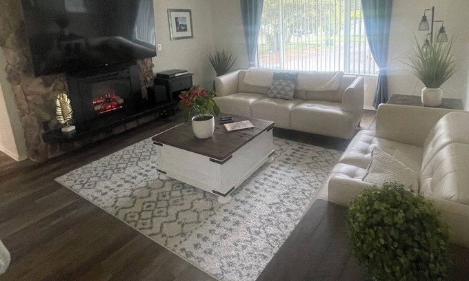 East Olympia House | Family Retreat-Indoor Spa and Game Room