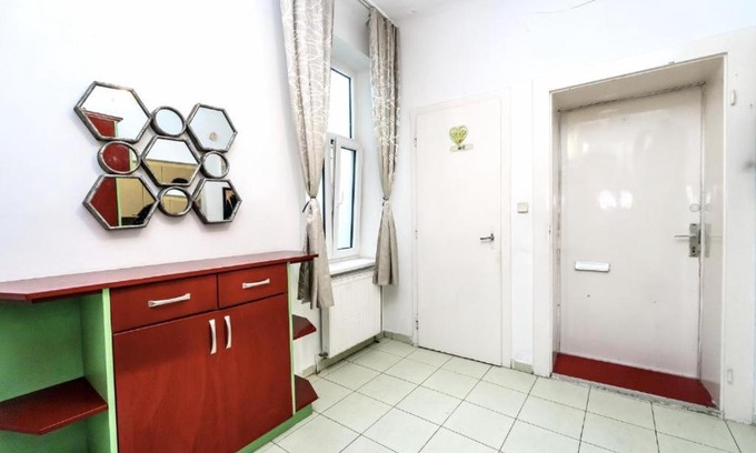 Rudolfsheim-Funfhaus Apartment | Family Room - 7 Minutes to Schönbrunn Palace