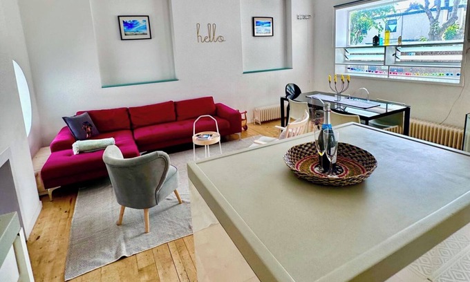 Hove Cottage | Family Seaside Cottage, 2 Mins to Seafront