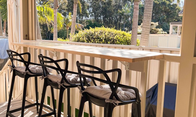 Warilla House | Family Shores - Quiet Family home walking distance to the beach, cafes and shops