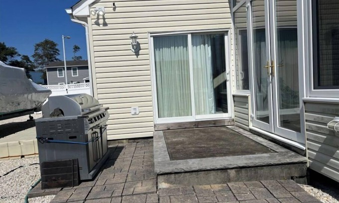 Beach Haven West House | Family size Beach house located right on the lagoon