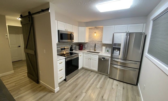 Spokane Valley Apartment | ❤️🔥Family Space, Easy Access near Brown’s Park 🛹🏐🏀💦Apt 1