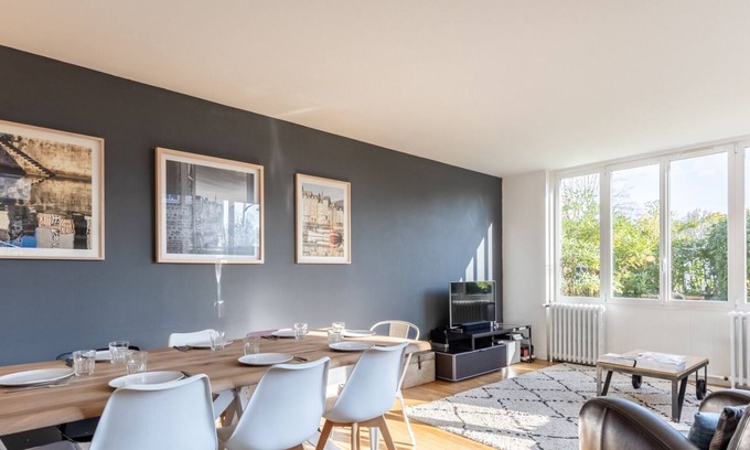 Honfleur House | Family Stay - In the Heart of Honfleur | 8 guests | Private Garden