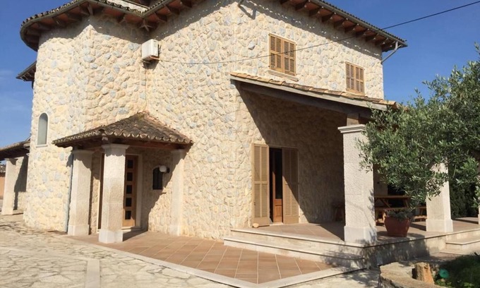 Lloseta Villa | Family Villa in the center of the ISLAND!