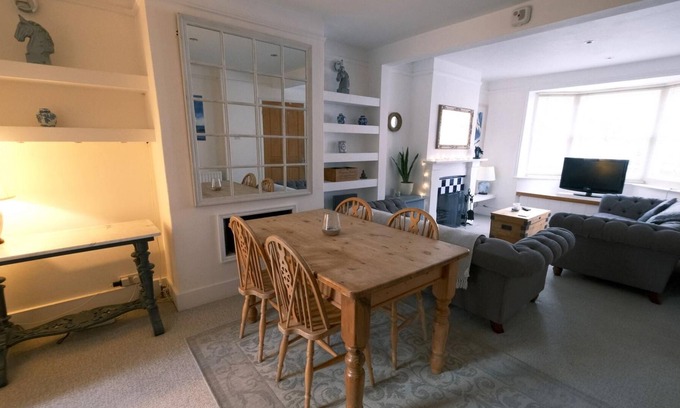 Arundel House | Fantastic 2BD Holiday Cottage West Sussex