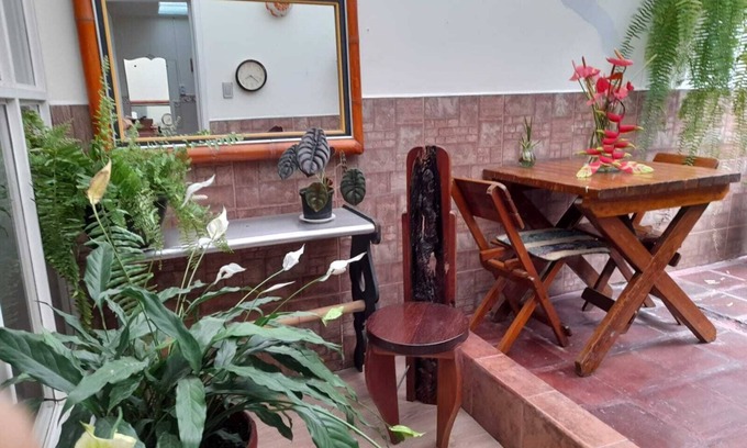 Manizales House | Fantastic 4 bedroom, modern, comfortable, spacious central, close to everything
