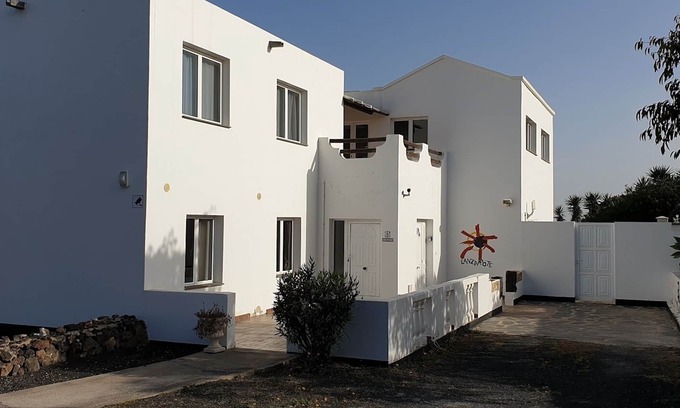 Tinajo Villa | Fantastic 4 bedroom Villa with Hot tub, private pool and amazing views