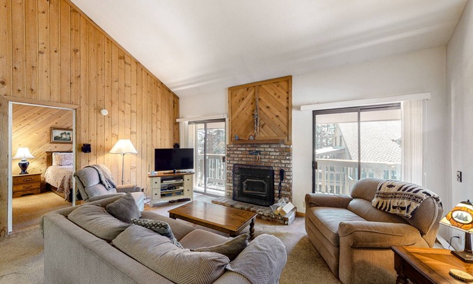 Mammoth Lakes Condo | Fantastic Vacation Retreat w/Shared Pool, Hot Tub, Sauna + Free WiFi
