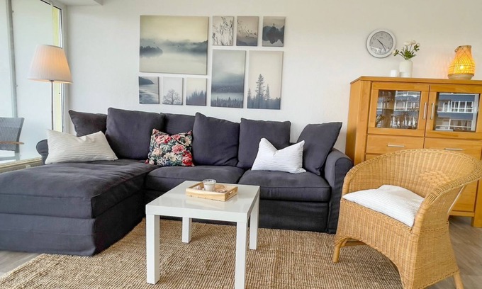 Sahlenburg Apartment | Fantastic vacation apartment D1.5 for up to 6 people with a large round balcony and