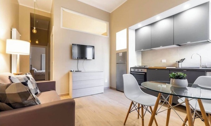 Milan Apartment | Fantoni Excelsior Milan City Netflix 6 people