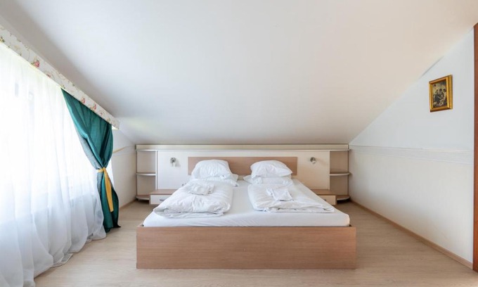 Haslau-Maria Ellend House | FarawayHomes Aparthotel Near Vienna Airport - Anytime Self Check-In