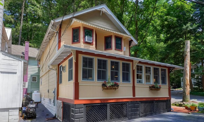 Mount Gretna Heights Cottage | Fare Thee Well - a family favorite!