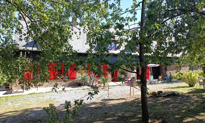 La Neuville-aux-Joutes Other | Farmhouse built in 1819 for 14 people, 250 m from the Ardennes forest.