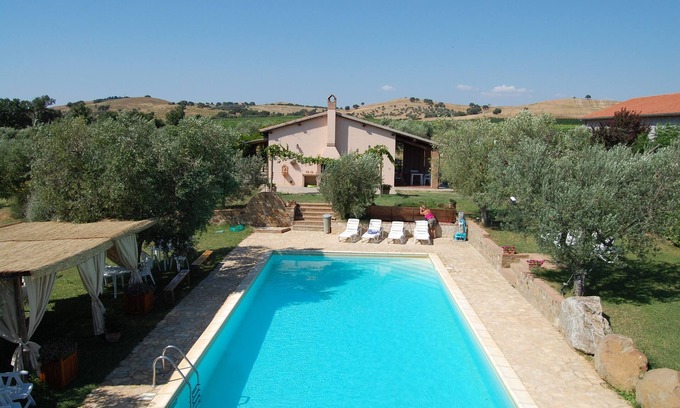 Grosseto Other | Farmhouse Apartment 'Agriturismo Il Gaggiolo 2' with Shared Pool, Wi-Fi and Air Conditioning