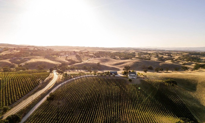 Paso Robles Other | Farmhouse at Ella's Vineyard. The perfect Paso Robles wine country retreat.