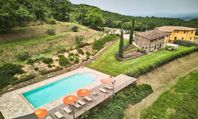 Neri Villa | Farmhouse in Chianti with Pool and Garden