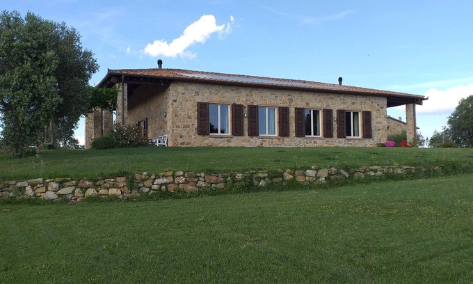 Magliano in Toscana Apartment | Farmhouse in the countryside with magnificent sea view, ideal for families with 4 paws
