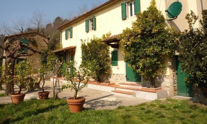 Serravalle Pistoiese House | Farmhouse in upper Tuscany between the olive trees