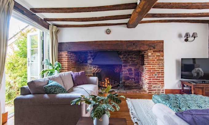 West Malling House | Farriers Cottage by Bloom Stays