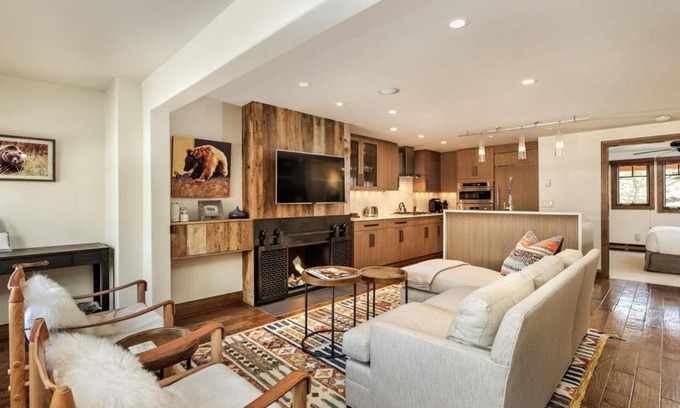 Aspen House | Fasching Haus Unit 6, Condo with Beautiful Decor, Spacious Layout, Great Location