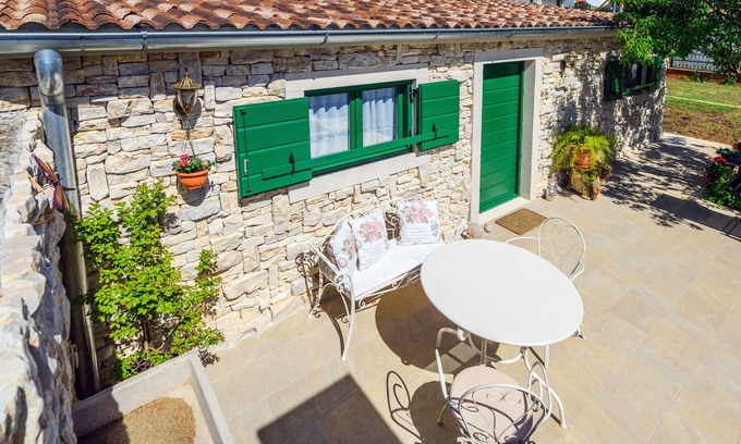 Zadar Cottage | Feel at home in the atmosphere of stone, greenery and wood