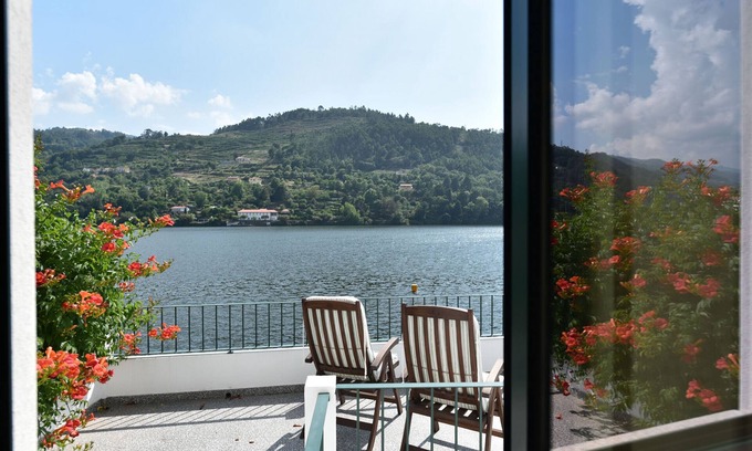 Ribadouro Villa | Feel Discovery Casa do Rio Douro Valley