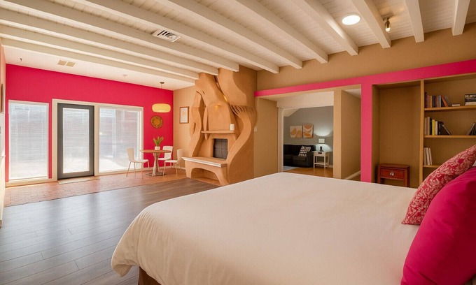 University Heights House | Fenced yard|Dogs accepted|Sleeps up to 4 - MONTHLY STAYS AVAILABLE!