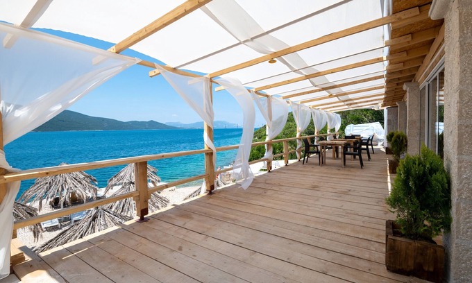 Herzegovina-Neretva Canton Apartment | Feral Beach - One Bedroom Apartment with Sea View 9