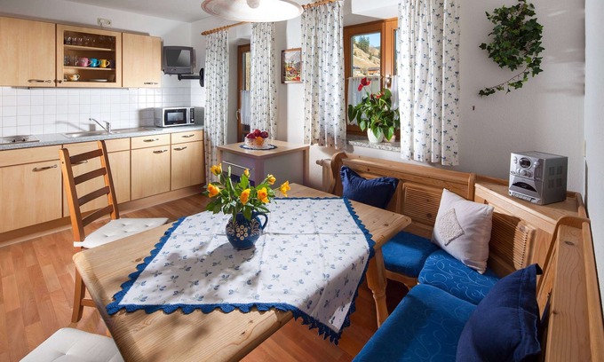 Ramsau bei Berchtesgaden Apartment | Ferienwohnung Watzmann, 1-4 Personen, 42 qm, Dusche/WC, Süd-Westbalkon, TV, 2 Schlafzimmer