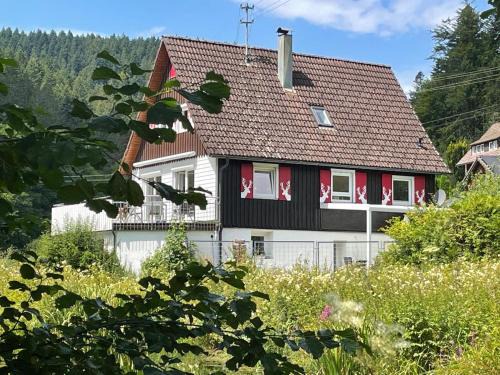 Ehlenbogen House | Ferienhaus Hirschle | Sauna | Hunde | Zaun