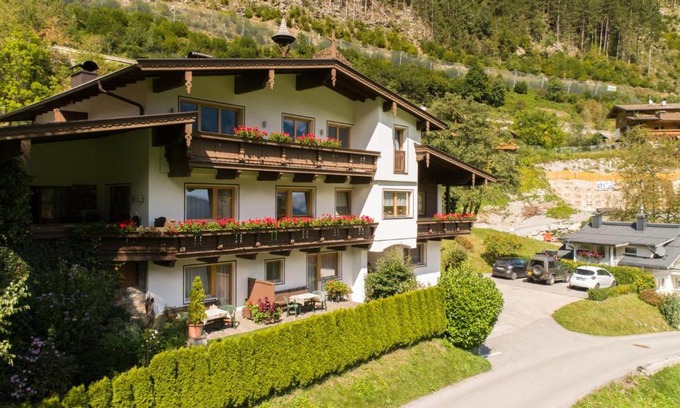 Finkenberg House | Ferienhaus Oblasser I